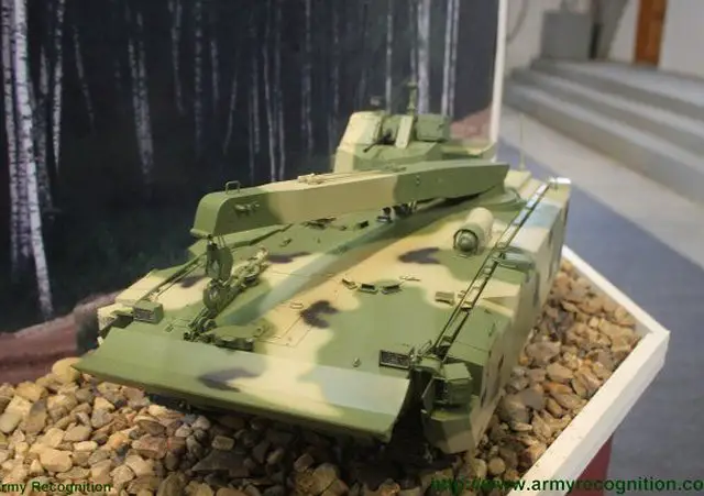 New_recovery_variant_of_the_Kurganets_25_BMP_appears_at_Russian_Arms_Expo_2015_640_002.jpg