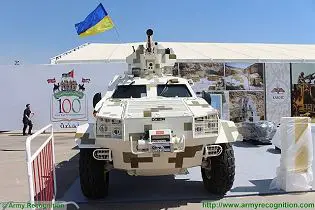 Dozor B 4x4 wheeled light armoured vehicle personnel carrier Ukraine Ukrainian army defense industry military equipment front view 001