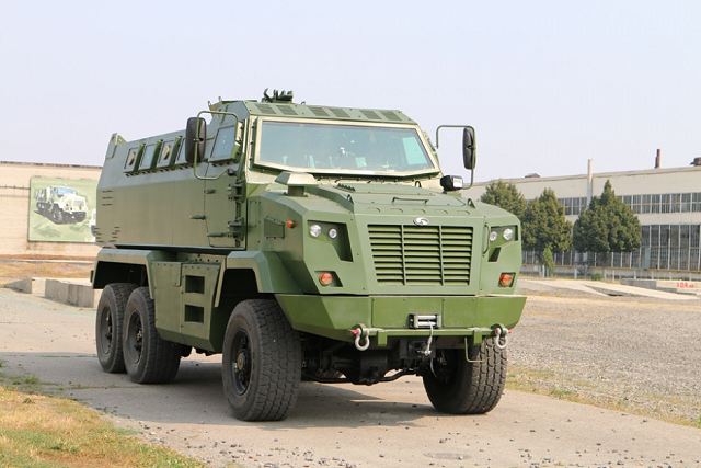 The Ukrainian Defense Company AutoKrAZ has unveiled a new product, the KrAZ- Fiona, a 6x6 armoured vehicle personnel carrier. The KrAZ-6322 Fiona vehicle has been manufactured by Kremenchug Automobile Plant in partnership with Streit Group (Canada-UAE). 