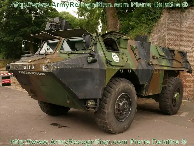 VAB_vehicule_avant_blinde_wheeled_armoured_vehicle_personnel_carrier_France_French_Army_640.jpg