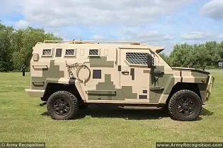 Puma Streit Group 4x4 APC armoured vehicle personnel carrier Europe defense industry right side view 001