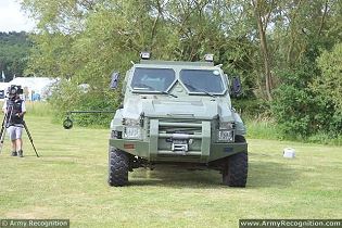 Varan 6x6 amphibious armoured vehicle personnel carrier Streit Group defense industry front side view 001