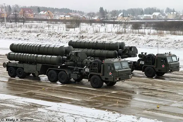 The Russian military has carried out successful field testing of a new rocket with maneuverability capability for the S-400 surface-to-air air defense system, Aerospace Defense Forces told Russian Radio on Saturday, April 4, 2015.