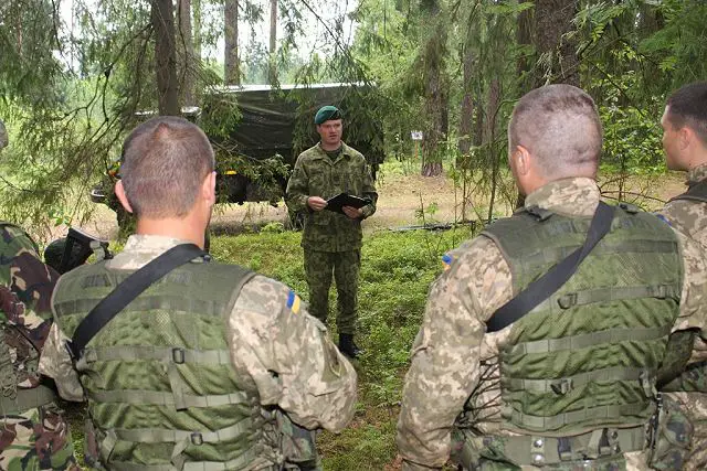 Lithuania responds to a request from Ukraine – Lithuanian military instructors will share their expertise in a two-week course organised for their counterparts from the Ukrainian Armed Forces, and will share experience in arranging Marksmanship Course and Urban Combat Course 