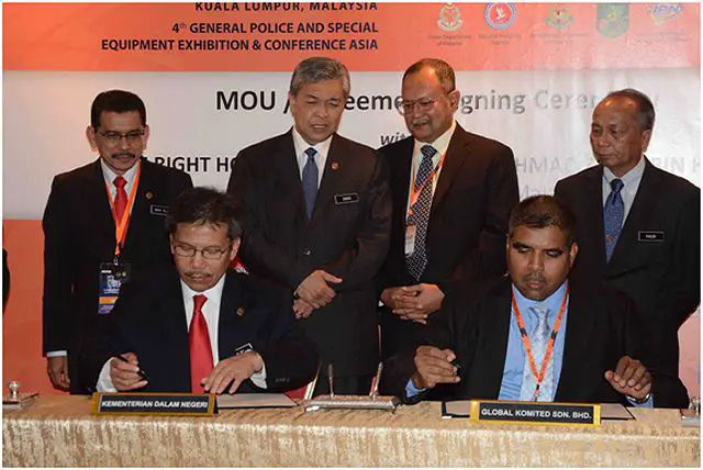 Global Komited Sdn Bhd, a subsidiary ofThe Weststar Group, a leader in automotive defense and special equipment sectors today signs a contract agreement with the Ministry of Home Affairs Malaysia for the procurement of eight units of IAG’s 4x4 Armoured Personnel Carriers Jaws at the 4th General Police and Special Equipment Exhibition and Conference 2015 (GPEC ASIA 2015).