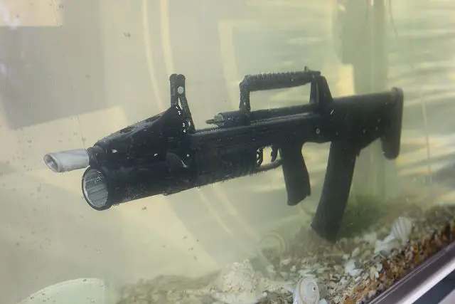 Russian Navy special forces have taken on strength the advanced ADS dual-environment assault rifle developed by the Instrument Design Bureau (KBP) in Tula, according to the Izvestia daily. The sophisticated weapon is effective both under water and on land. Unlike the current foreign and Russian underwater weapons firing needle-type ammunition stable in water but inaccurate in the air, the ADS’s unique projectiles remain accurate in both media. 