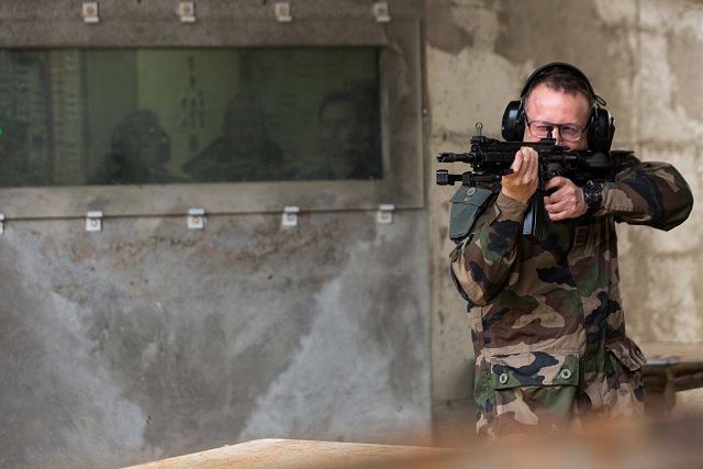 First French Army soldiers performed shooting tests with the HK416F 5.56mm assault rifle manufactured by the German Company Heckler & Koch (HK) that will replace the old FAMAS bullpup assault rifles in service with the French Armed Forces since 1979. According to the French Ministry of Defense 93,080 pieces of Heckler & Koch 416F will be delivered between 2017 and 2028.