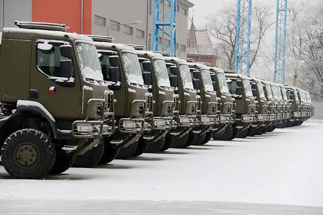 Czech Minister of Defence Martin Stropnicky was symbolically presented with the keys to 26 Tatra T-810 flatbed trucks by representatives of TATRA TRUCKS a.s. during a ceremony last week at the Material Centre in Stepanov. 