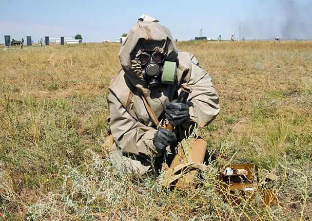 The Russian Army Chemical Corps and the regiments being activated to conduct man-made and natural disaster relief operations at the Defense Ministry’s installations will be issued protective kits that will afford the wearers virtually total invulnerability to chemical agents, radioactive dust and biological weapons, according to the Izvestia daily.