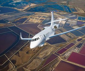 The Falcon 2000 LXS Albatros is the French Navy’s new twin-engine maritime surveillance and intervention aircraft, combining a range of 4,000 nmi (7,400 km) and an eight-hour endurance to replace the Falcon 50M and Falcon 200 Guardian. (Picture source: French MoD)
