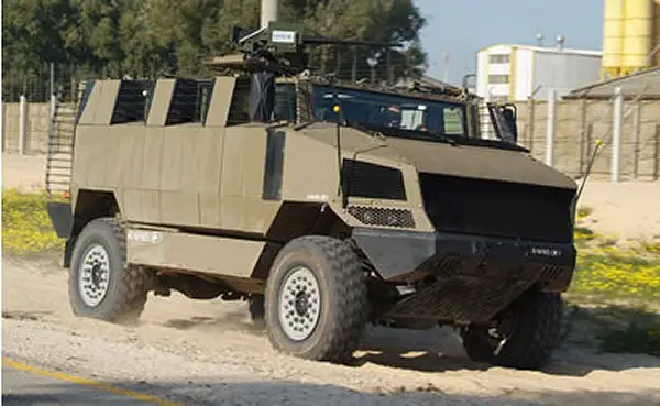 Golan_Israeli_wheeled_armoured_vehicle_0