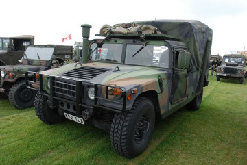 Click to enlarge image M1097A2_HMMWV_Humvee_heavy_shelter_carrier_United_States_American_US_Army_AM_General_005.jpg