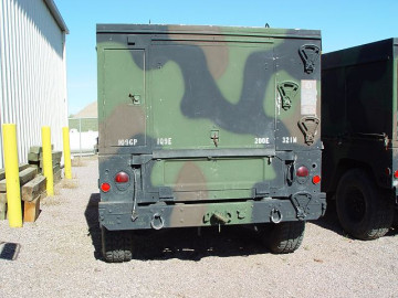 Click to enlarge image M1097A2_HMMWV_Humvee_heavy_shelter_carrier_United_States_American_US_Army_AM_General_006.jpg