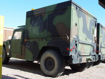 Click to enlarge image M1097A2_HMMWV_Humvee_heavy_shelter_carrier_United_States_American_US_Army_AM_General_008.jpg