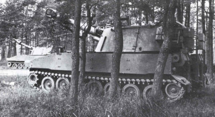 Click to enlarge image M109_self-propelled_tracked_armoured_vehicle_United_States_US_army_011.jpg