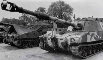 Click to enlarge image M109_self-propelled_tracked_armoured_vehicle_United_States_US_army_013.jpg