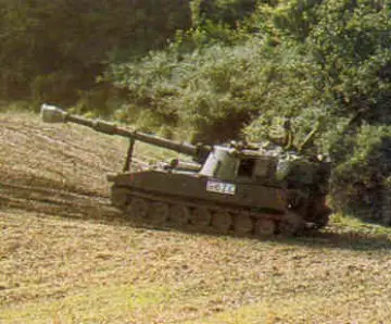 Click to enlarge image M109_self-propelled_tracked_armoured_vehicle_United_States_US_army_014.jpg