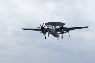 Click to enlarge image hawkeye-charles-de-gaulle_marine-nationale.jpg