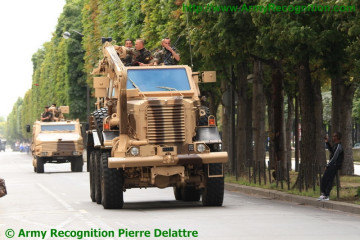 Click to enlarge image Bastille_Day_France_French_army_military_parade_14_July_2012_010.JPG