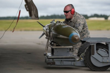 Click to enlarge image JDAM_Joint_Direct_Attack_Munition_precision_gps_guided_bomb_001.jpg