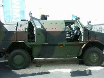 Click to enlarge image Dingo_2_Wheeled_armoured_vehicle_germany_01.JPG