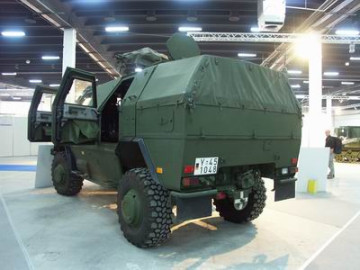 Click to enlarge image Dingo_2_Wheeled_armoured_vehicle_germany_02.JPG