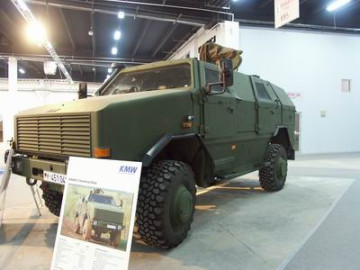 Click to enlarge image Dingo_2_Wheeled_armoured_vehicle_germany_04.JPG