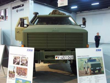 Click to enlarge image Dingo_2_Wheeled_armoured_vehicle_germany_05.JPG