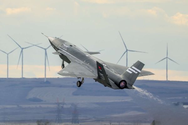 Bayraktar KIZILELMA unmanned fighter aircraft Baykar Türkiye specifications technical review data fact sheet pictures