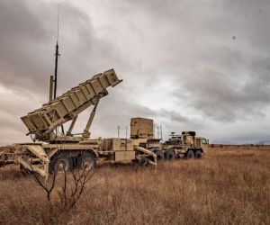 A U.S. Army Patriot air defense launcher at Fort Sill, Oklahoma, on October 25, 2019. The United Kingdom is funding additional U.S.-made Patriot missiles for Ukraine through NATO’s PURL mechanism as part of a $135 million air defense package. (Picture source: US DoD)