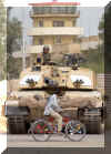 Challenger_2_Main_Battle_Tank_Iraq_War_UK_British_06.jpg (215855 bytes)