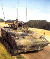 AMX-10P_France_11102000_12.jpg (96568 bytes)