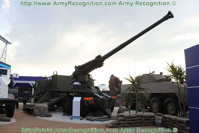 Denel Land Systems presents at AAD 2012 its truck-mounted gun howitzer 155m T5-45/52 with the nickname Condor. The system was developped for the Indian market after a request for a new wheeled self-propelled howitzer. 