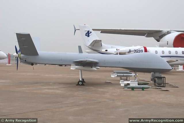 The Pterosaur, a new unmanned aerial vehicle (UAV) independently developed by China, has ushered in its maiden test flight in formations in early 2015. The mass delivery of this type of UAV can be expected this year, according to plan.