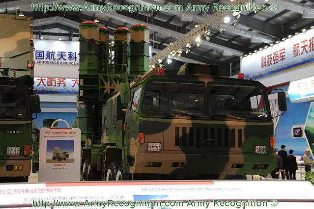 The dynamic simulation demonstration of the defense confrontation system at the exhibition area of the China Aerospace Science and Industry Corporation (CASIC) vividly reappeared the whole process from target acquisition to successful interception of China’s independently-developed high-tech advanced air-defense anti-missile weapon FD-2000 during the 9th China International Aviation and Aerospace Exhibition.