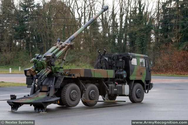 The Indian Army is on the process to modernize its artillery units with new towed gun and self-propelled howitzer. At Defexpo 2014, the French Company Nexter Systems unveils for the first time, its combat proven CAESAR 155 mm/52 calibre gun mounted on a Ashok Leyland 6x6 military truck chassis. 