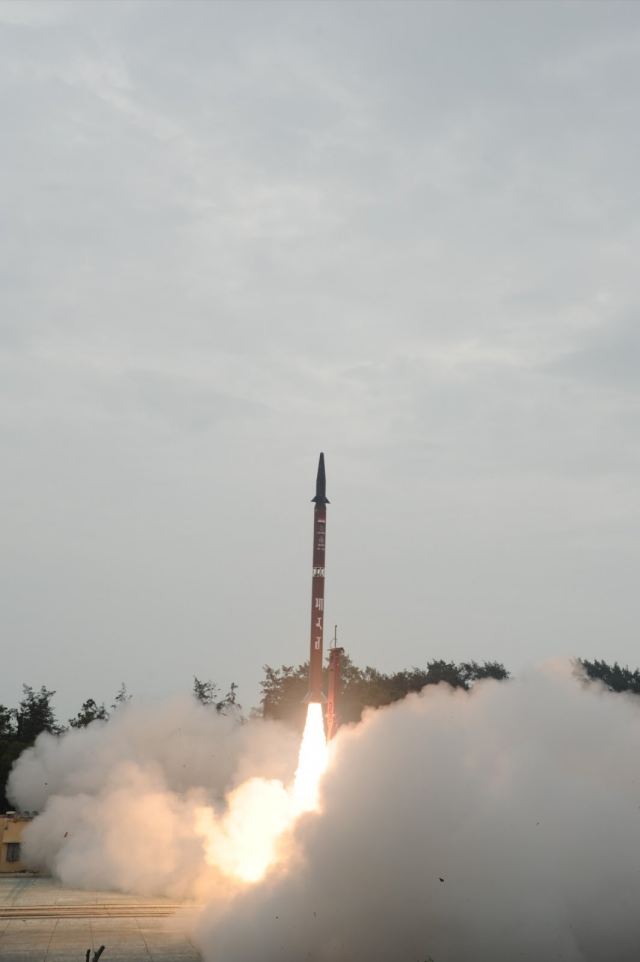 India successfully flight tested Agni-II, a surface-to-surface ballistic missile with a target range of 2,000 km, on Thursday, August 9, 2012. The missile was fired by the Strategic Forces Command of the Army from Wheeler’s Island in the Bay of Bengal off the coast of Odisha at 8.46 am. The Defence Research and Development Organisation (DRDO) provided logistical support.