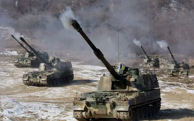 South Korea and the United States on Thursday staged a joint live-fire drill in Pocheon, northeast of Seoul, as part of the annual Foal Eagle military exercise. Some 100 South Korean and 200 U.S. soldiers took part in the two-hour drill that involved K-55 self-propelled howitzers and M- 109A6 Paladin self-propelled howitzers.