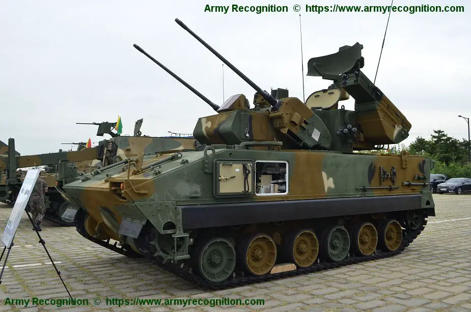Upgraded Biho 30mm missiles air defense armored vehicle in service with ROK army 925 001