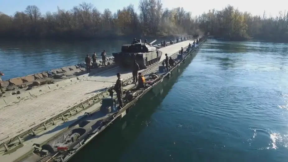 CNIM upgrades the French Armys Motorized Floating Bridges DSA 2018