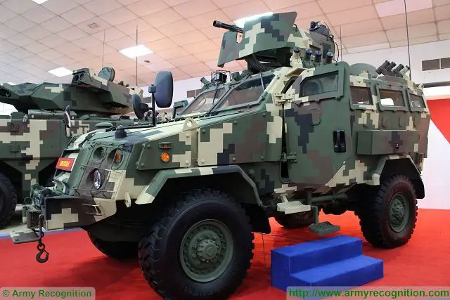 AV4 Lipanbara HMAV 4x4 High Mobility Armoured Vehicle Deftech Chaiseri Malaysia Malaysian army 640 001