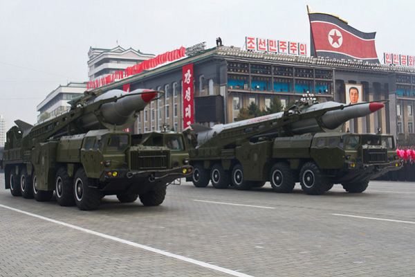 D’après une interview réalisée par l’agence de presse russe Interfax, la Corée du Nord pourrait s’appuyer sur ses capacités nucléaires pour se défendre face aux agissements hostiles des Etats Unis et de la Corée du Sud, a déclaré le ministre nord-coréen des affaires étrangères.  Nodong-1, version la plus avancée du système de missile russe Scud. equipé d'une tête explosive de 650 kg. La portée est estimée entre 1.300 et 1.600 km.