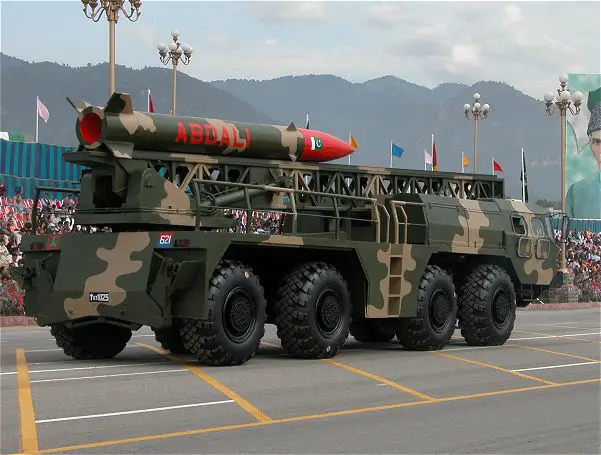 Le Pakistan a testé vendredi avec succès un missile balistique Hatf-2 Abdali, capable de transporter des ogives nucléaires, rapporte la chaîne de télévision Aaj-TV, se référant au service de presse de l'armée pakistanaise.