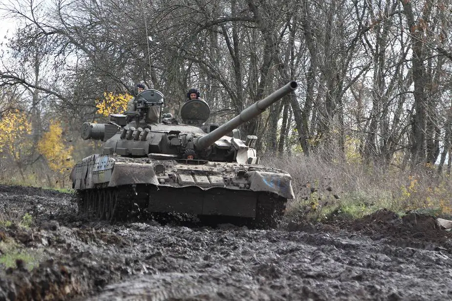 30th Mechanized Brigade of Ukrainian army captures Russian T 90M and T 80U tanks 925 002