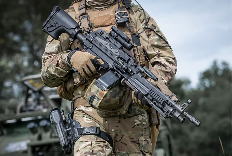 FN Minimi Mk3 light machine gun FN Herstal firearms manufacturer Belgium defense industry 925 001