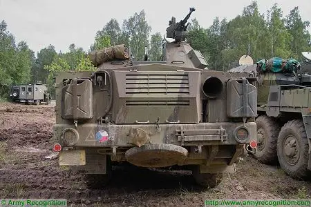 Dana 152 mm 8x8 wheeled self propelled gun howitzer Czech Republic army defense industry rear view 001