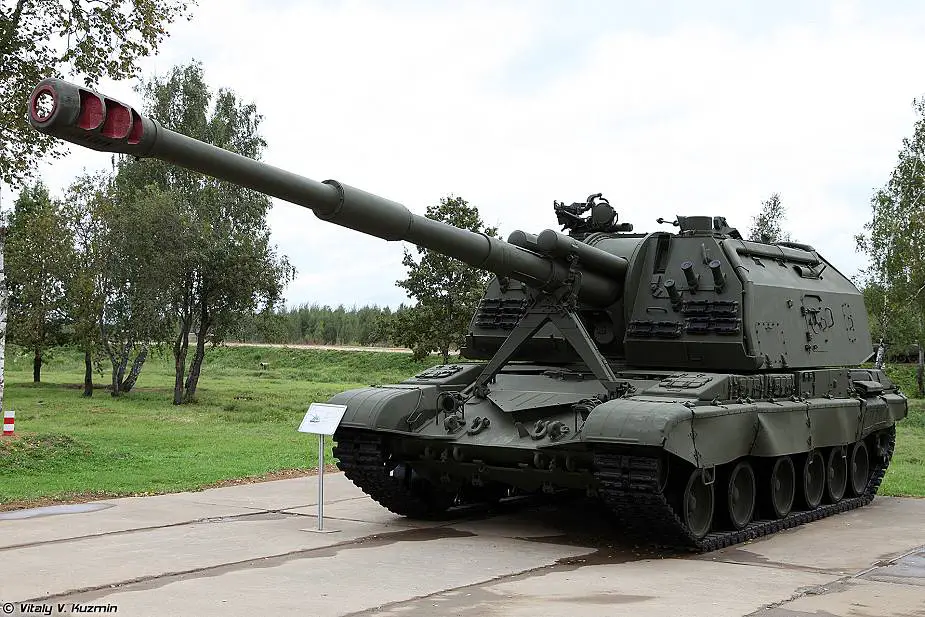 2S19 Msta S 152mm tracked self propelled howitzers Russia 925 001