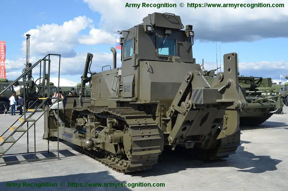 New UVZ armored bulldozer B10M2S for Russian army Army 2018 defense exhibition Russia 925 002