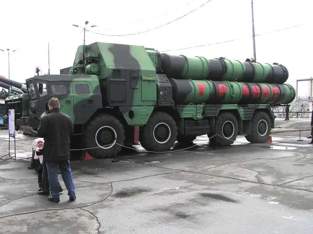 5P85S S-300 PS SA-10B Grumble B long range surface-to-air missile technical data sheet information description pictures photos images intelligence identification Russian army Russia command control vehicle