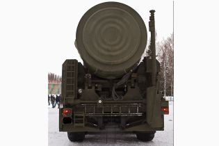 RS-24 Yars nuclear intercontinental ballistic missile MZKT-79221 truck technical data sheet specifications information description pictures photos images video intelligence identification intelligence Russia Russian army defence industry military technology 